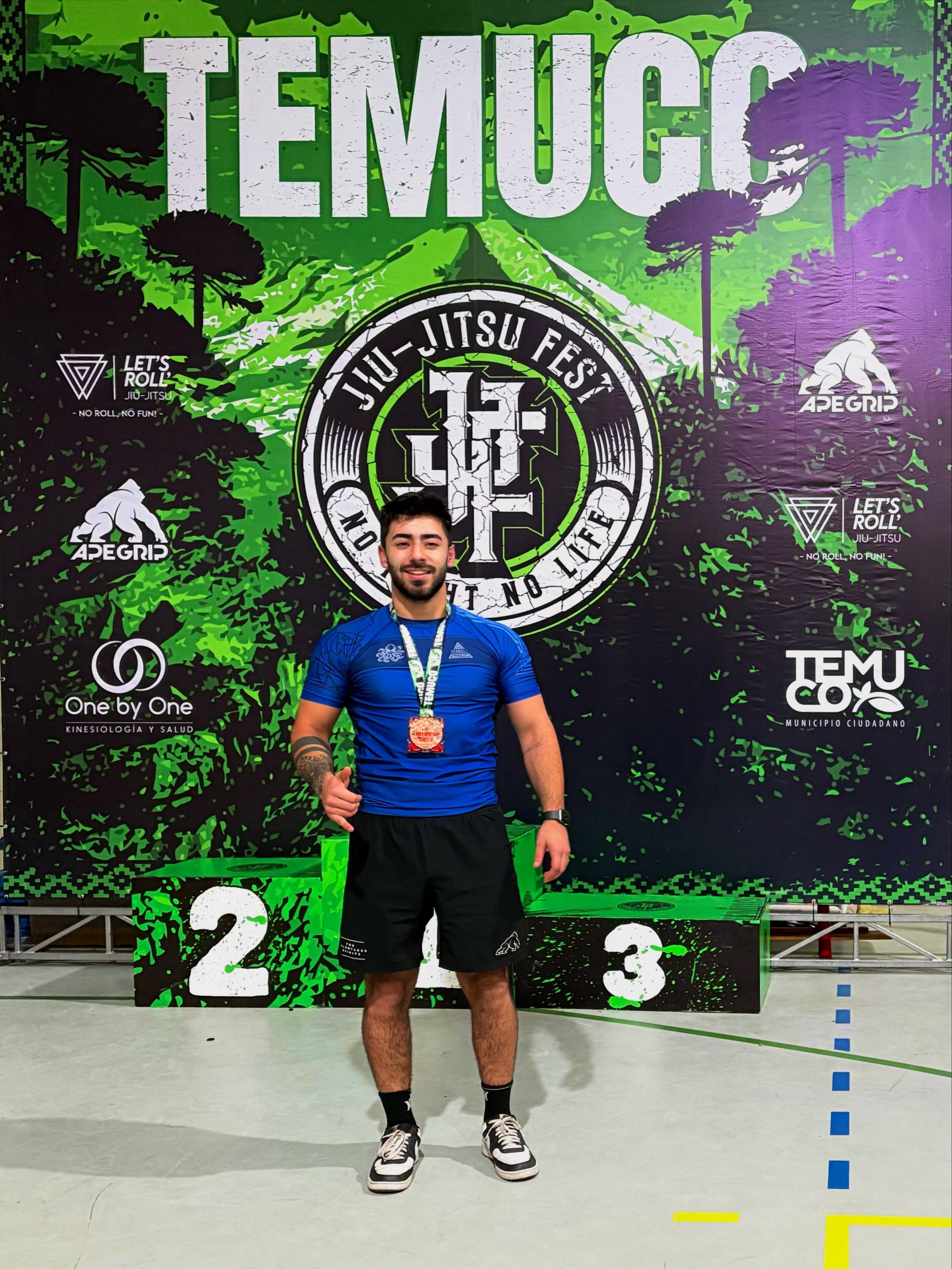 Benjamín Cruz con ropa NoGi en una competición en Temuco